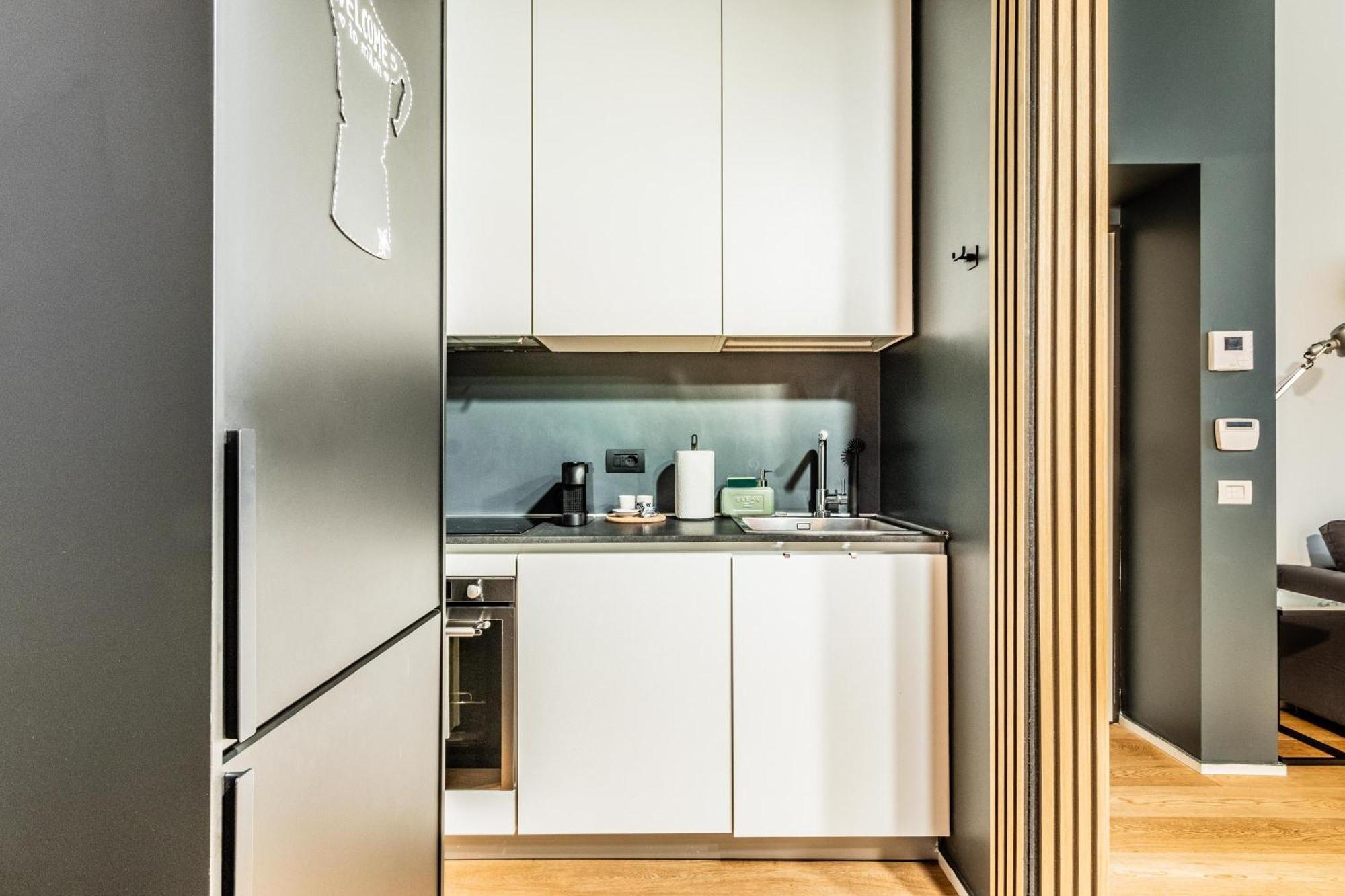 Goldoni House - Duomo 2 K M - Porta Venezia - Linate Appartement Milaan Buitenkant foto